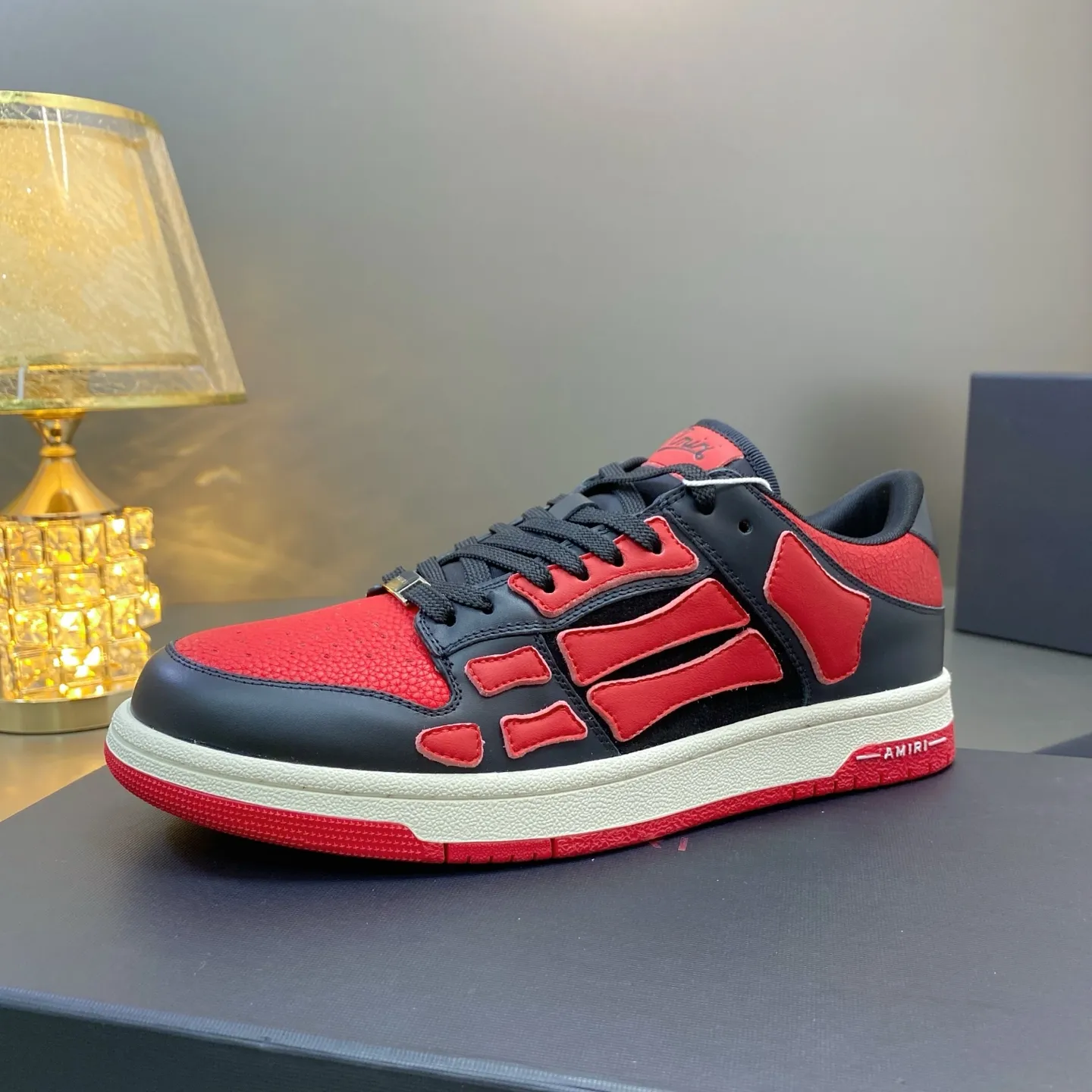 p580🐮🐮AMIRI Couple Style👑 The latest The Pacific Series Couple Style💀🦴Bone Stars Casual Sports Shoes Skateboard Shoes✔️ AMIRI's Pacific shoes are a sneaker that combines luxury and street style. Many celebrities and Internet celebrities have the same style. Its design and workmanship are very exquisite. Made of high-grade cow leather, soft to the touch and highly durable. 💎Fabrics: Original custom imported first-layer cowhide 💎Inner lining: Original customized breathable mesh 💎Foot: Original injection molded one-piece, comfortable, wear-resistant and not tiring for feet 💎Outsole: Original 1:1 molded three-color sole Original outsole 💎Sole thickness: 3CM 💎Size: Female 35-40 Male 39-46 💎Price; Top version 👑Special remarks Remark: (Female size 34 40 . Men's sizes 38 45 46 are customized and cannot be returned or exchanged. Please note when ordering! Thank you🤝🤝